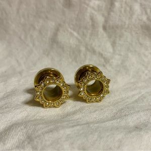 Gently worn 0g tunnels